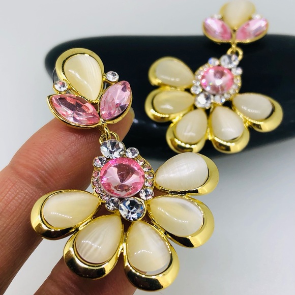 Pink Ivory Gold Clutter Teardrop Earrings - Picture 6 of 10